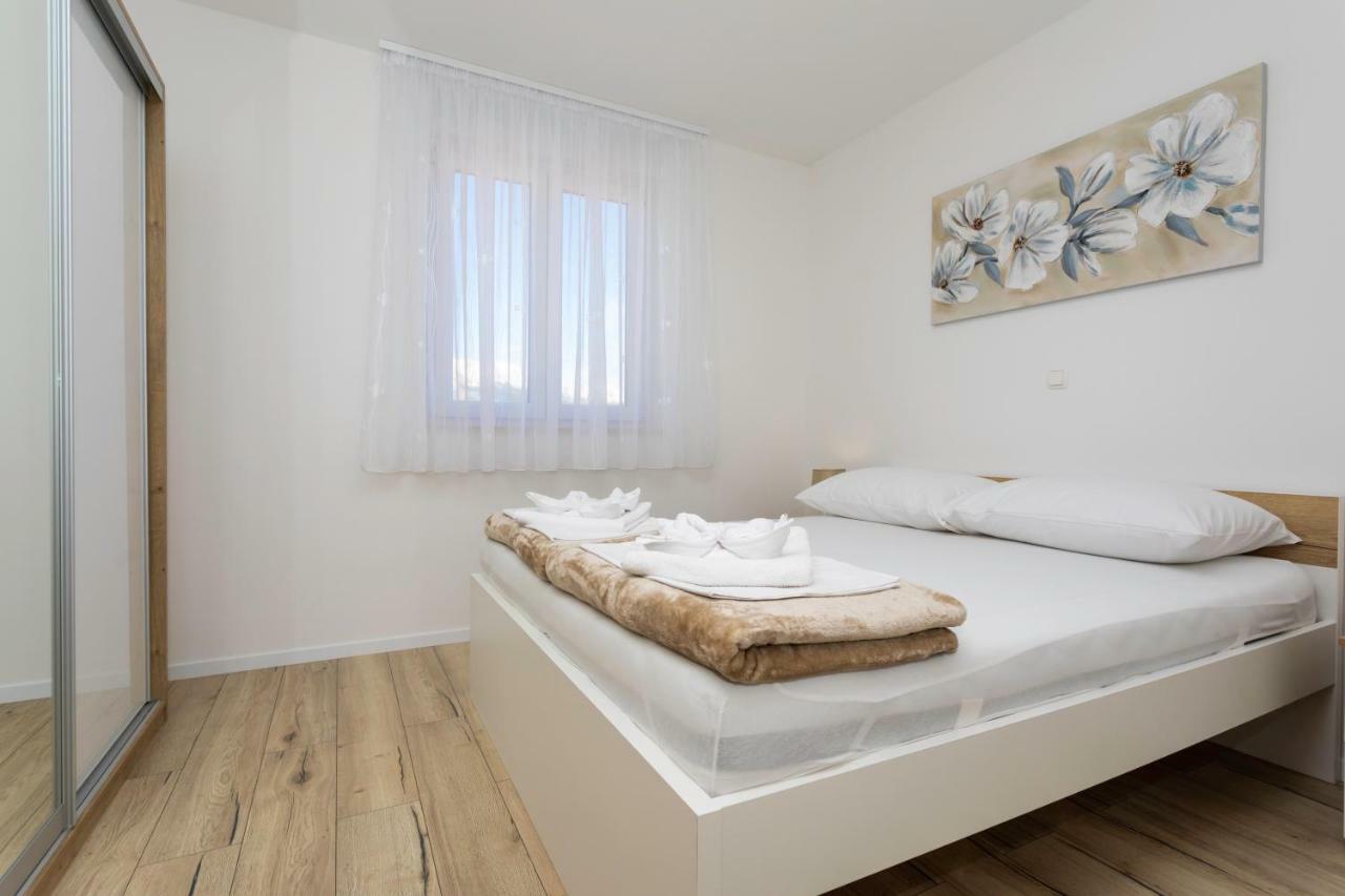 Apartments Mateo 2 バスカ エクステリア 写真