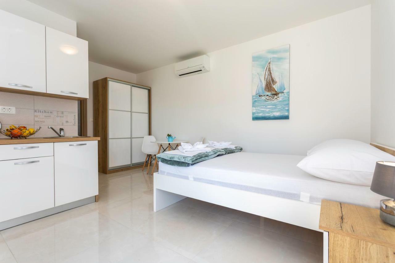 Apartments Mateo 2 バスカ エクステリア 写真