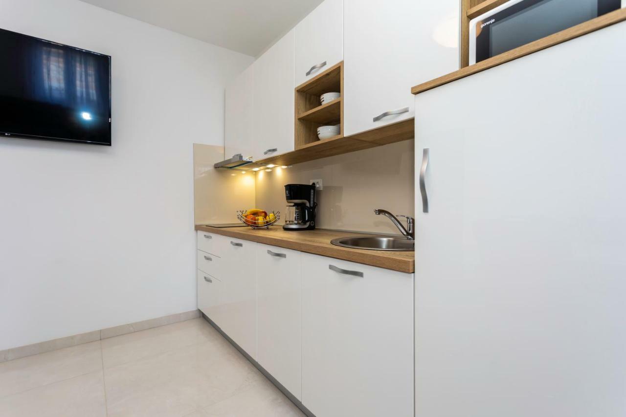 Apartments Mateo 2 バスカ エクステリア 写真