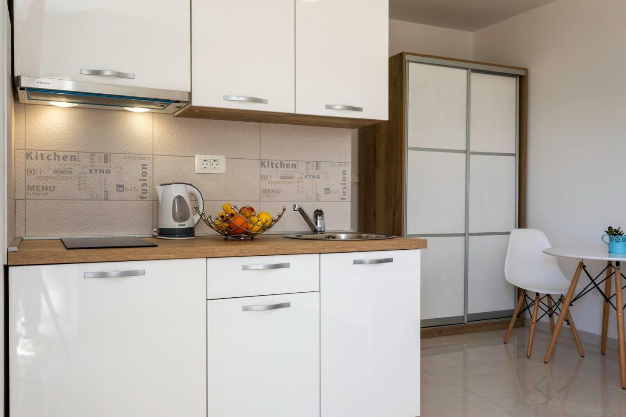 Apartments Mateo 2 バスカ エクステリア 写真