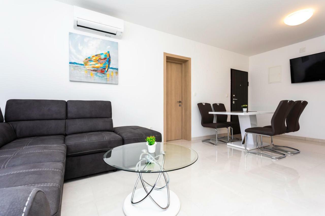 Apartments Mateo 2 バスカ エクステリア 写真